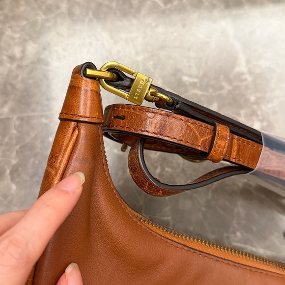 Women’s Brown Leather Shoulder Bag - Picture 7 of 11